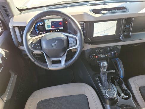 Used 2022 Ford Bronco Wildtrak image 4