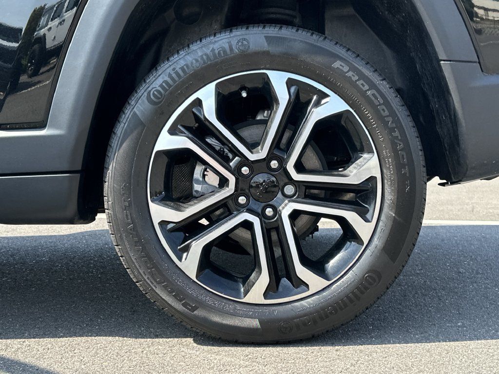 Certified 2023 Jeep Compass Limited AWD/4WD image 16