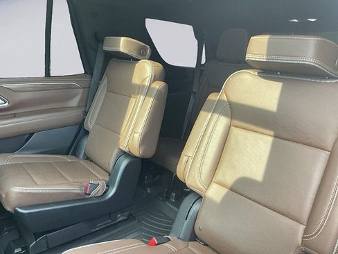 Used 2022 Chevrolet Tahoe High Country AWD/4WD image 11