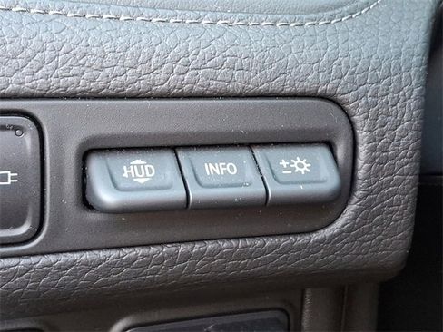 Used 2022 GMC Yukon XL Denali image 28