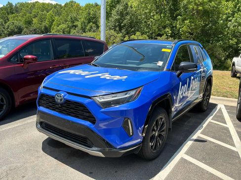 Used 2022 Toyota RAV4 XSE AWD/4WD image 37