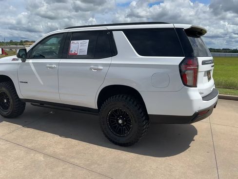 Used 2021 Chevrolet Tahoe Z71 w/ Luxury Package AWD/4WD image 5