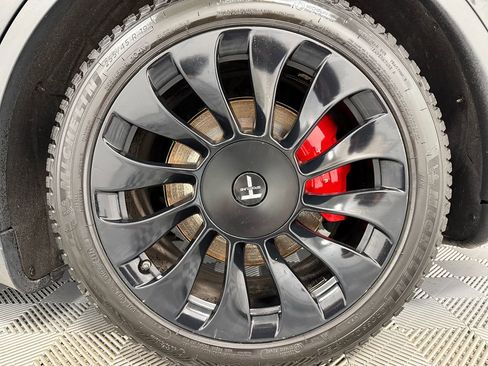 Used 2022 Tesla Model Y Performance image 32
