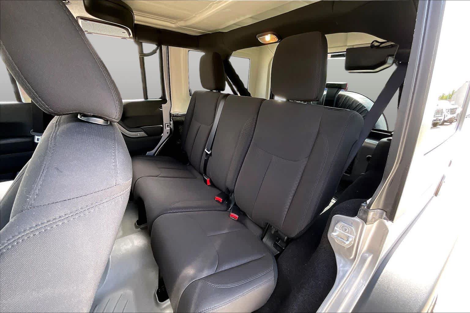 Used 2017 Jeep Wrangler Unlimited Sport w/ Quick Order Package 24S AWD/4WD image 18
