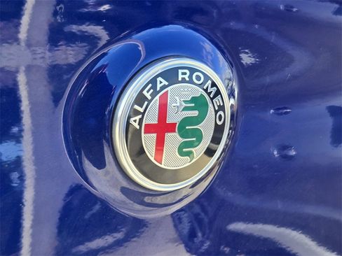 Used 2023 Alfa Romeo Stelvio Sprint image 8