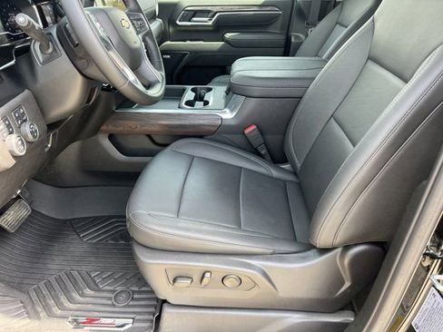 Used 2025 Chevrolet Silverado 2500 LTZ w/ LTZ Plus Package AWD/4WD image 9