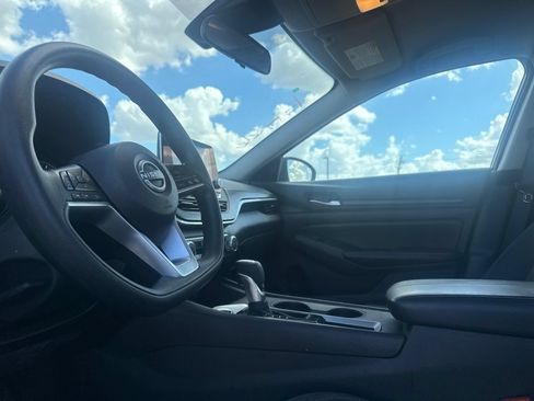 Certified 2025 Nissan Altima 2.5 SV FWD image 38