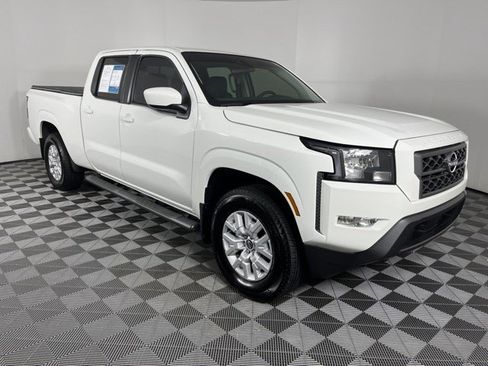 Used 2022 Nissan Frontier SV w/ Technology Package AWD/4WD image 2