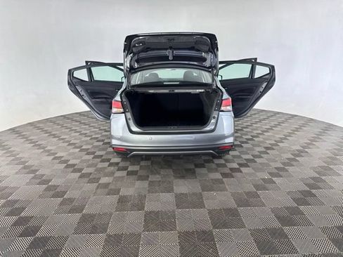 Used 2024 Nissan Versa SR FWD image 17