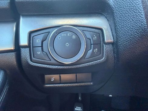 Used 2019 Ford Explorer XLT w/ Equipment Group 202A AWD/4WD image 19