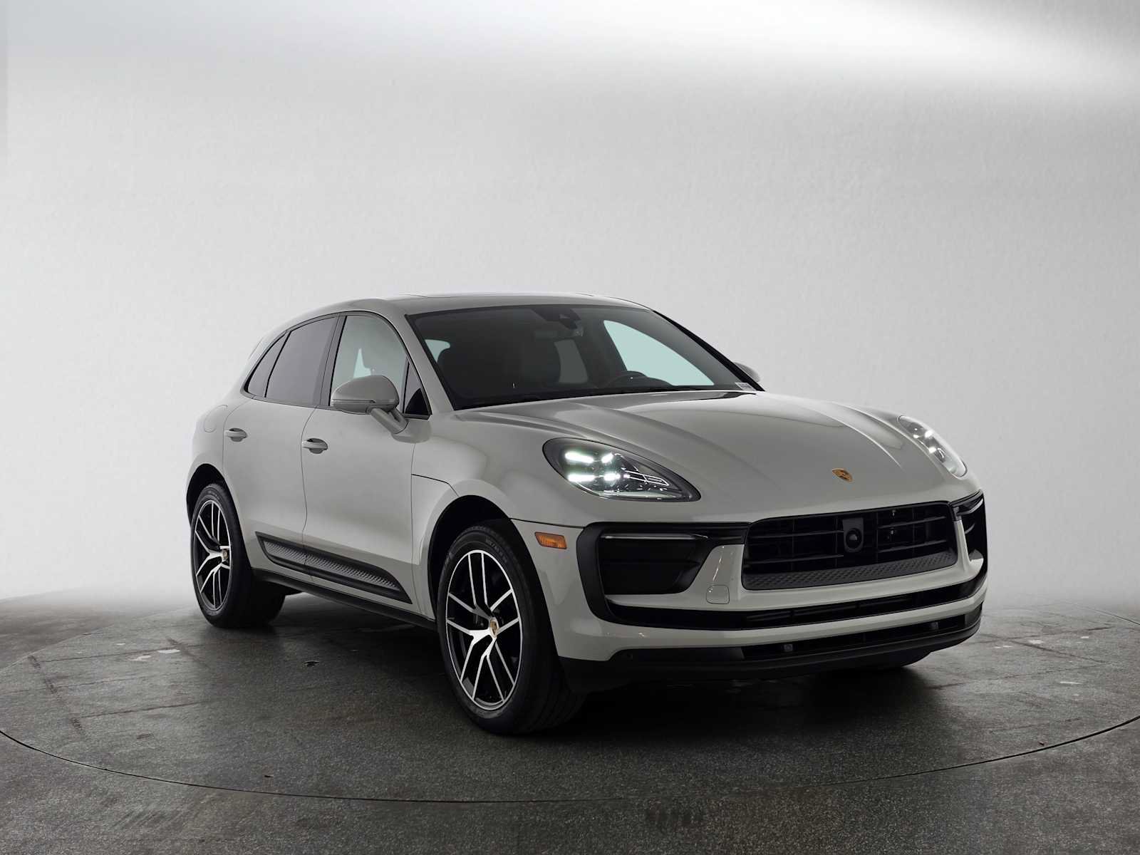 Used 2024 Porsche Macan AWD/4WD image 7
