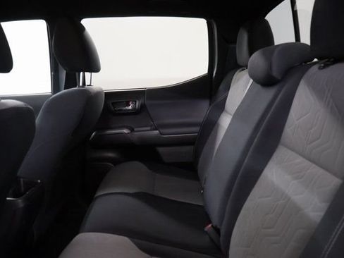 Certified 2023 Toyota Tacoma TRD Off-Road AWD/4WD image 28