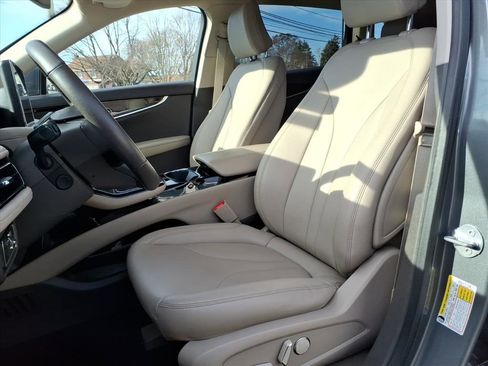 Certified 2022 Lincoln Nautilus AWD w/ Premium Package image 20