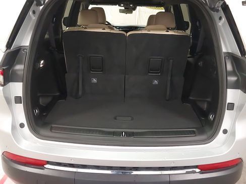 Used 2025 Jeep Grand Cherokee L Limited w/ Luxury Tech Group II AWD/4WD image 26