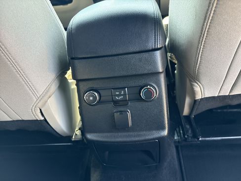Used 2018 Ford Explorer FWD image 10