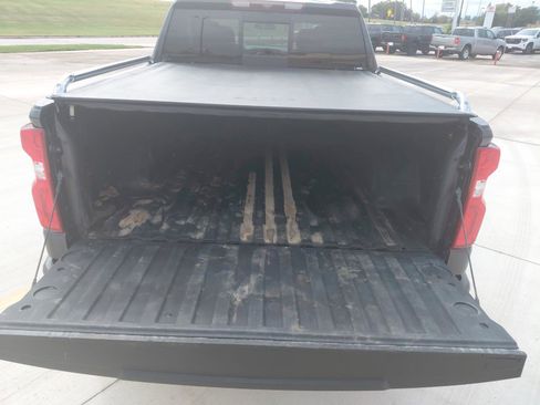 Used 2022 Chevrolet Silverado 1500 High Country w/ High Country Premium Package image 32