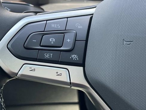 New 2026 Volkswagen Atlas SE FWD image 16