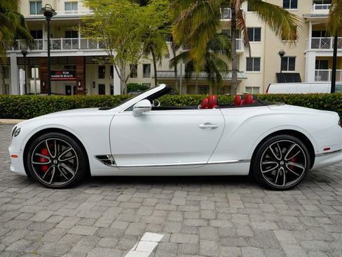Used 2024 Bentley Continental GT V8 image 15