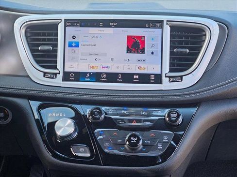 New 2025 Chrysler Pacifica Select image 11