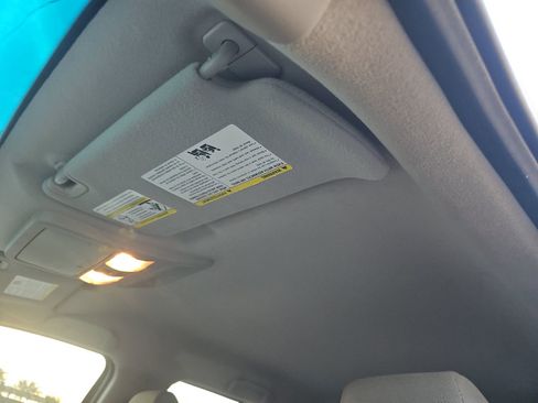 Used 2020 Nissan Frontier SV w/ Midnight Edition Floor Mats RWD image 13