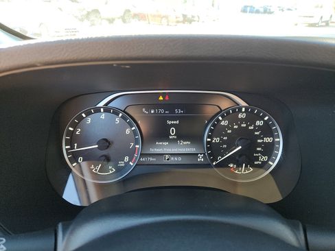 Used 2022 Nissan Frontier SV w/ Technology Package image 17