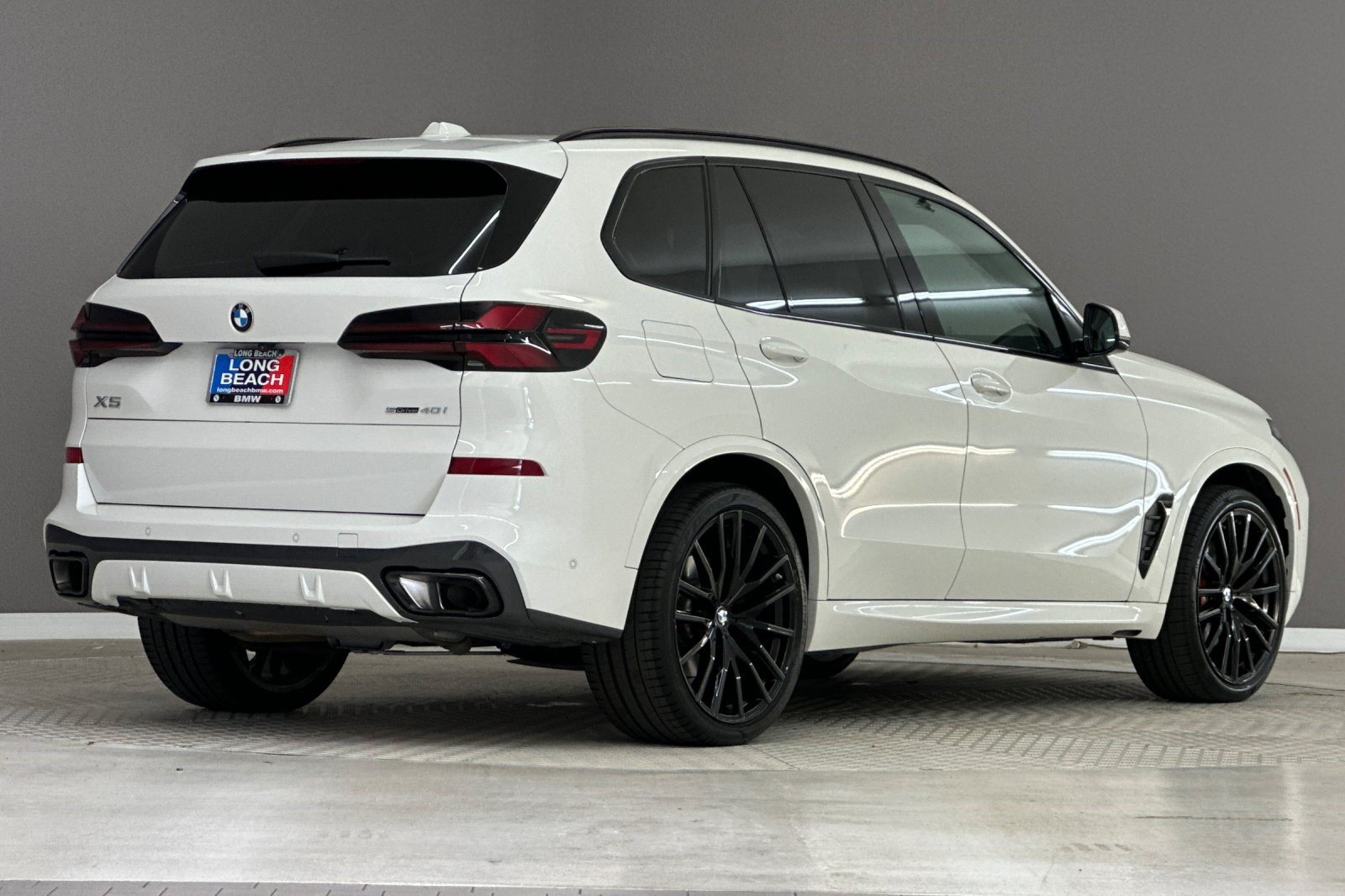 Used 2024 BMW X5 sDrive40i w/ M Sport Package RWD image 8