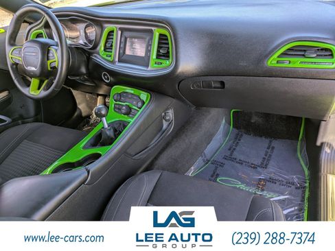 Used 2015 Dodge Challenger R/T w/ Quick Order Package 22B R/T image 12
