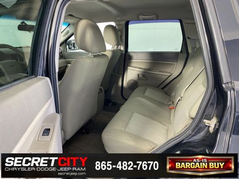 Used 2007 Jeep Grand Cherokee Laredo w/ Cargo Convenience Group image 27