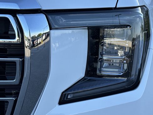 Used 2023 GMC Yukon SLT w/ SLT Premium Package RWD image 6