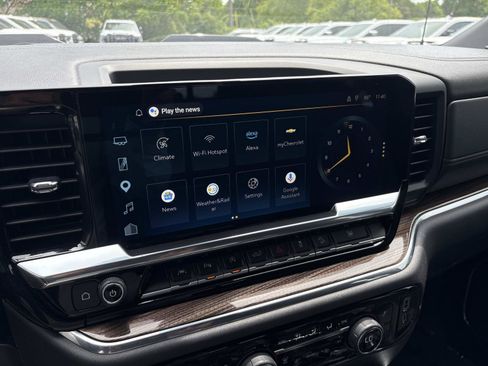 Used 2024 Chevrolet Silverado 1500 LT Trail Boss w/ Convenience Package II AWD/4WD image 24