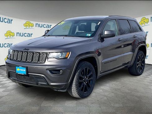 Used 2021 Jeep Grand Cherokee Laredo X image 3