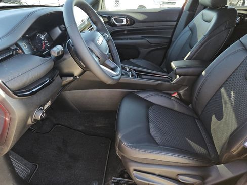 New 2026 Jeep Compass Latitude image 20