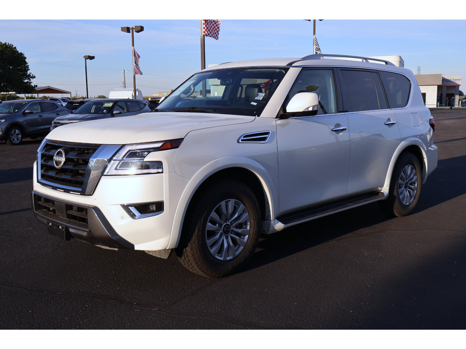 Used 2024 Nissan Armada SV AWD/4WD image 8