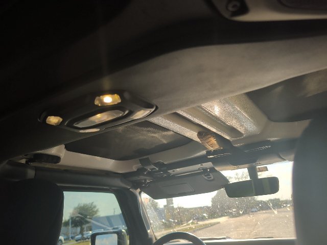 Used 2021 Jeep Gladiator Rubicon AWD/4WD image 12
