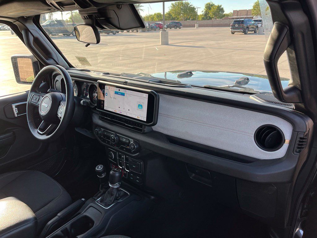 Used 2024 Jeep Gladiator Sport AWD/4WD image 15