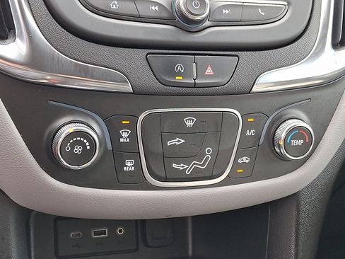 Used 2023 Chevrolet Equinox LS w/ LS Convenience Package image 15