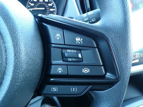 Used 2025 Subaru Crosstrek 2.0i Premium image 25