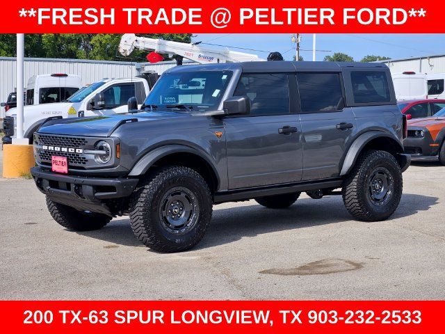 Used 2024 Ford Bronco Badlands AWD/4WD image 3