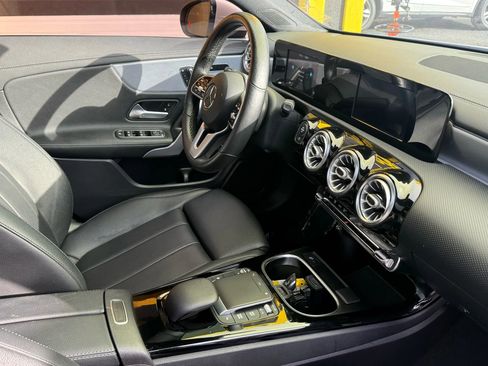 Used 2021 Mercedes-Benz CLA 250 4MATIC image 23