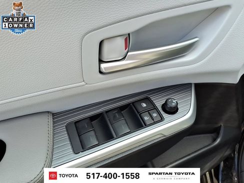 Used 2025 Toyota Sienna XLE FWD image 15