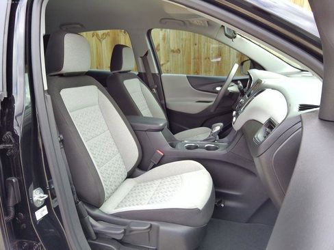 Used 2023 Chevrolet Equinox LS FWD image 9