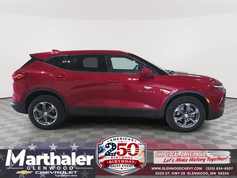 Used 2025 Chevrolet Blazer LT AWD/4WD image 1