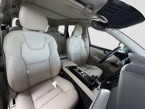 Used 2018 Volvo XC60 T5 Momentum w/ Vision Package AWD/4WD image 21