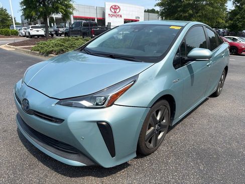 Used 2019 Toyota Prius Limited FWD image 2