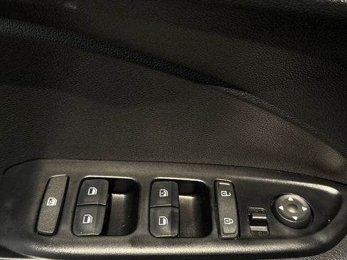 Certified 2022 Hyundai Venue Limited image 12