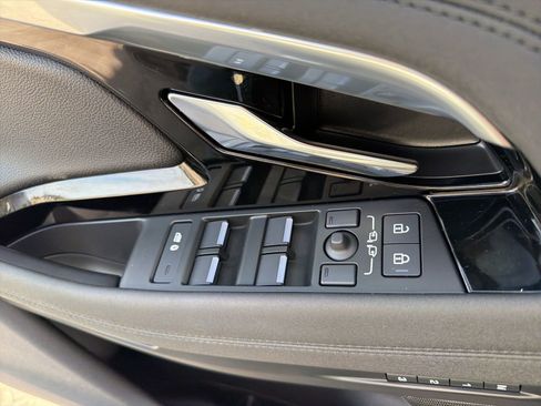 Used 2023 Land Rover Range Rover Evoque R-Dynamic SE image 71