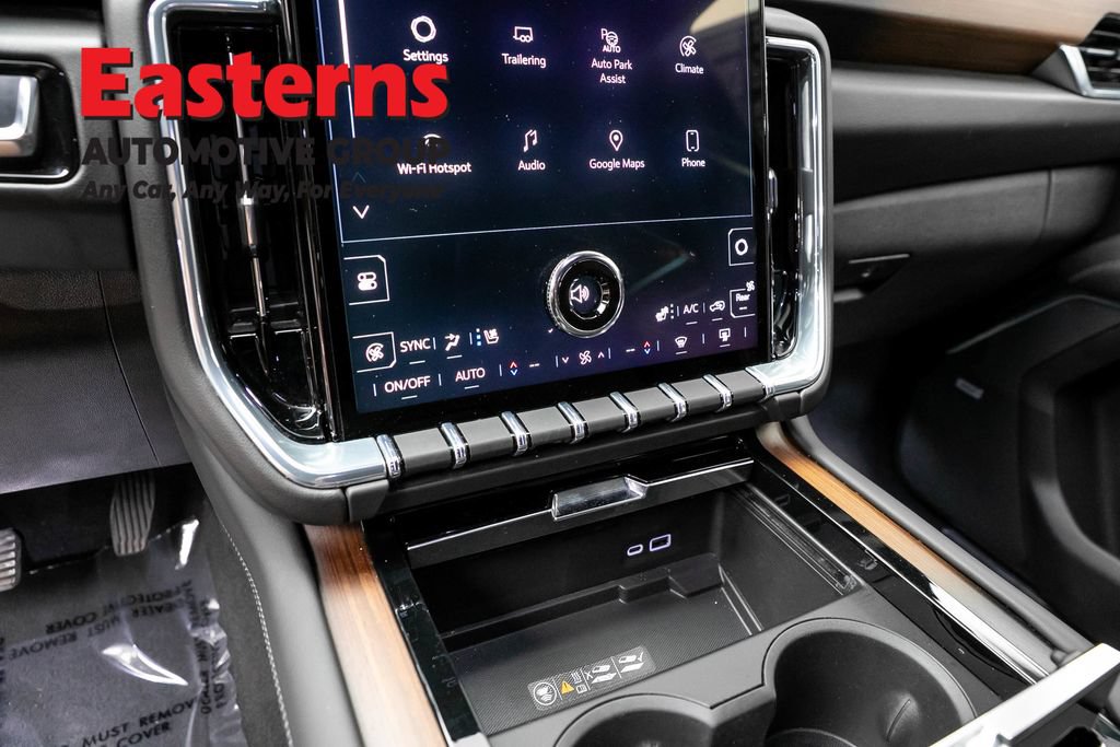 Used 2025 GMC Yukon Denali AWD/4WD image 21