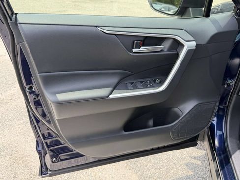 Certified 2025 Toyota RAV4 XLE AWD/4WD image 16
