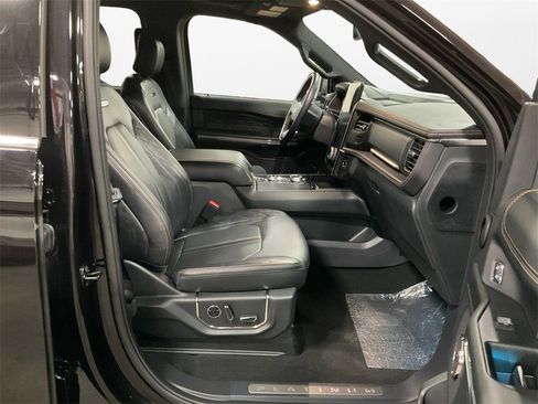 Used 2024 Ford Expedition Max Platinum image 9