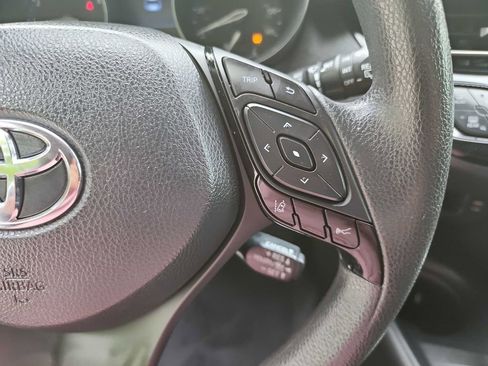 Used 2021 Toyota C-HR LE image 16